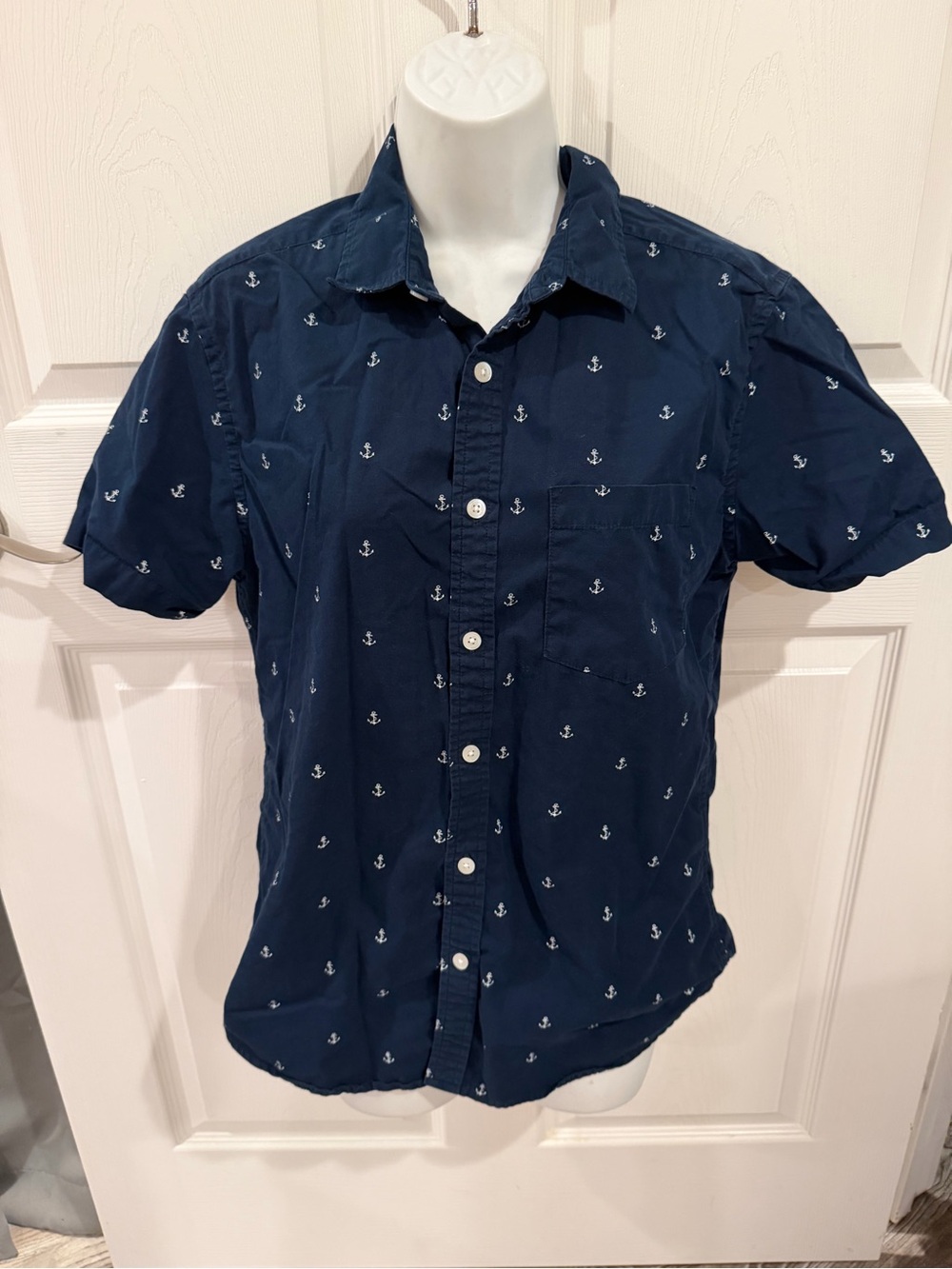 Forever 21 Navy Short-Sleeve Button-Up Shirt with White Anchor Print
